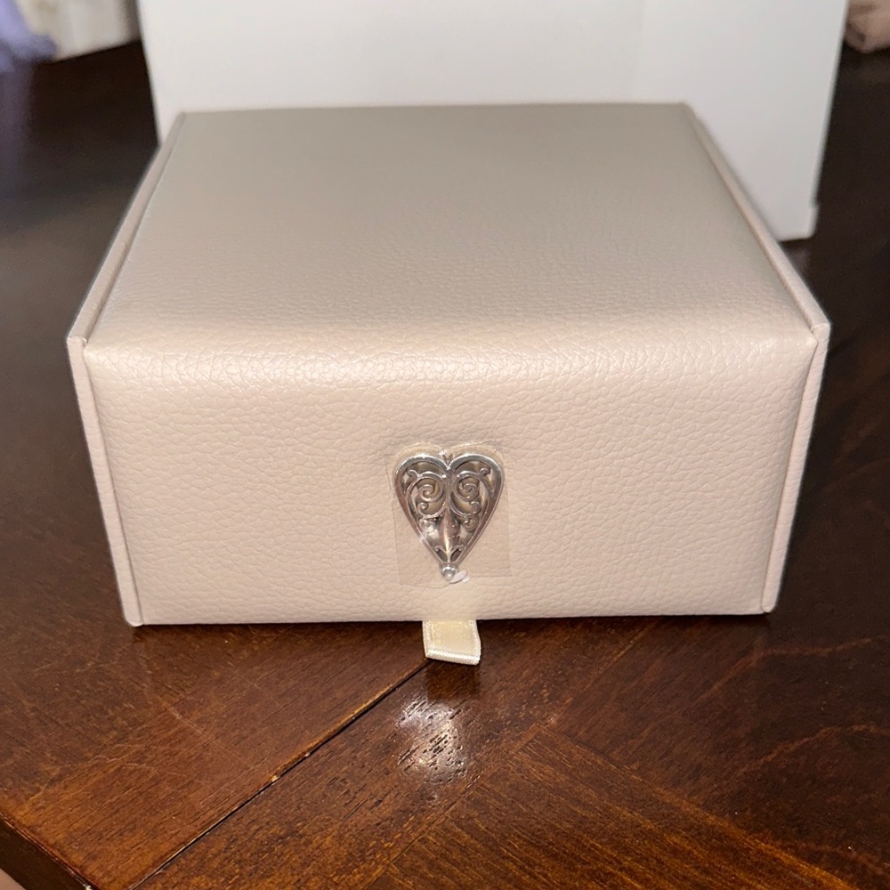 Chic Cream Brighton Jewelry Organizer with Heart Design